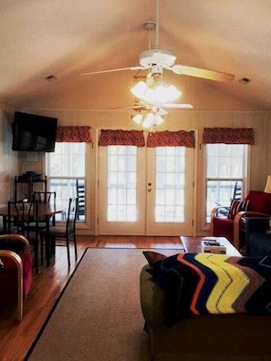 House, Multiple Beds (Swamp Fox) | Living room - Swamp Fox (Edisto Island)