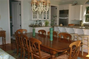 獨棟房屋, 多張床 (Sweet Grass) | 私人廚房 | 電冰箱、微波爐、烤箱、洗碗機