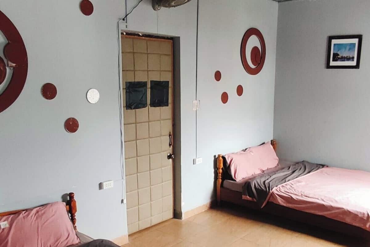 Habitación cuádruple | Cortinas blackout y wifi gratis