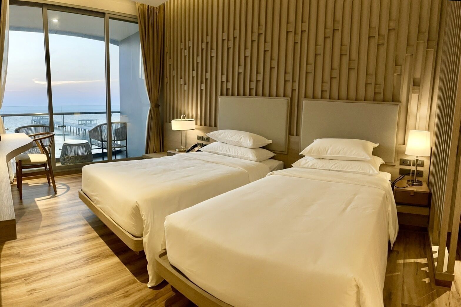 In-room safe, soundproofing, free WiFi, bed sheets