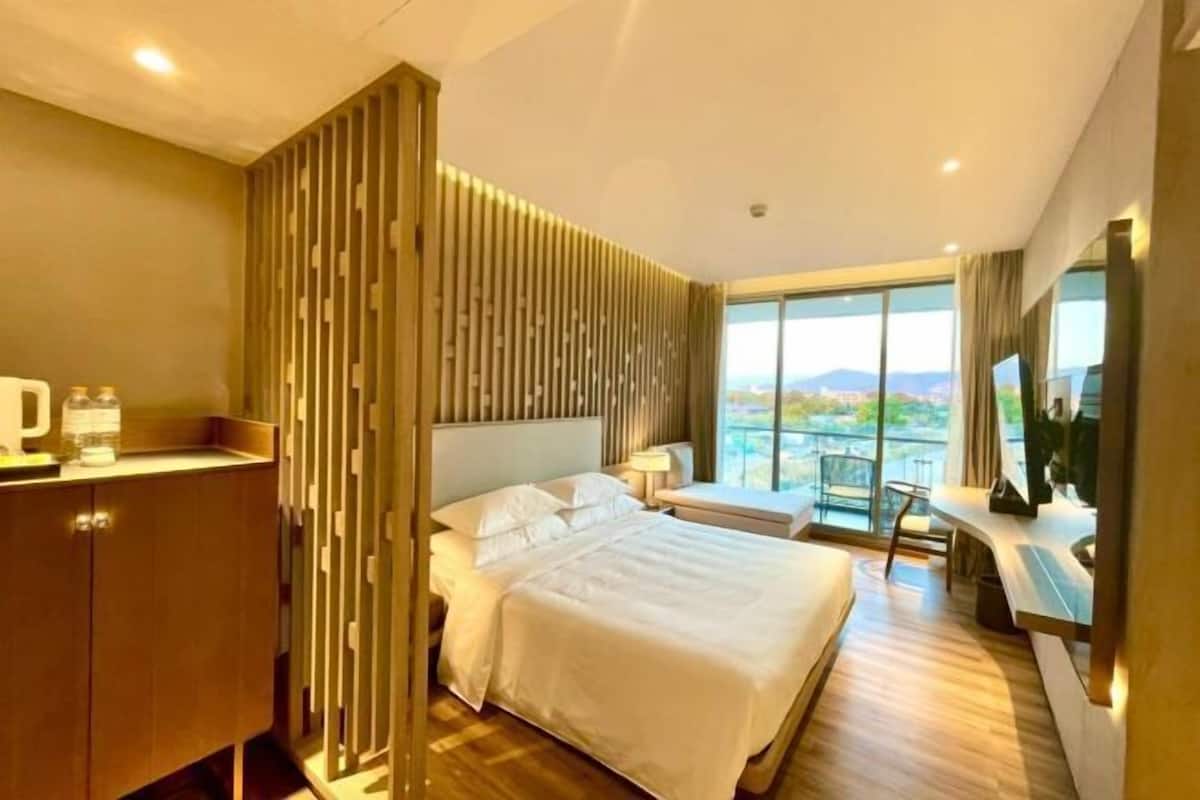1 bedroom, in-room safe, soundproofing, free WiFi