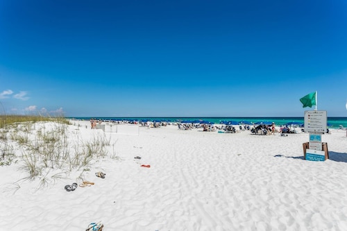 Views of the Beach, Ocean & Sound | King Suite |Vacation in Style |3 Bedroom Condo |Pools |Tennis