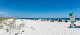 Views of the Beach, Ocean & Sound | King Suite |Vacation in Style |3 Bedroom Condo |Pools |Tennis