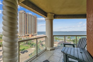 Property grounds - Views of the Beach, Ocean & Sound | King Suite |Vacation in Style |3 Bedroom Condo |Pools |Tennis (Pensacola Beach)
