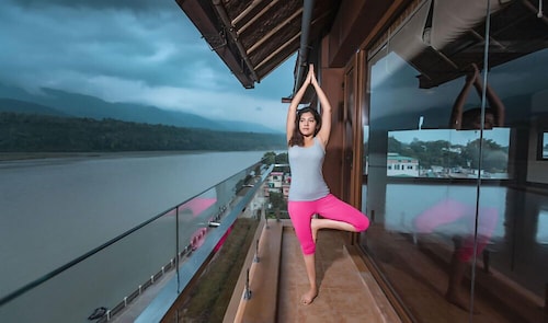 HOLYWATER Hotel by Ganga Kinare (150 mts from Ganga Ghat)