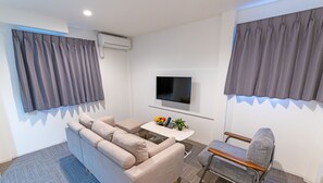 Huoneisto, 1 makuuhuone, tupakointi kielletty (Type A) | Olohuone | Taulutelevisio