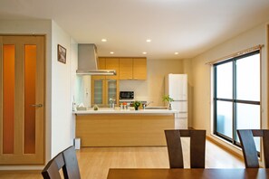 4 Bedrooms Apartment, Non Smoking | Desk, laptop workspace, blackout drapes, free WiFi - S.T house Namiyoke (Osaka)