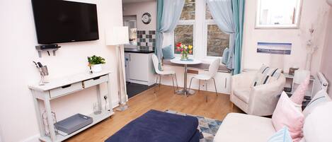 Apartment, 1 Bedroom | Living area