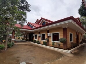 Exterior - OYO 684 Cecilia's  Inn (Puerto Princesa)