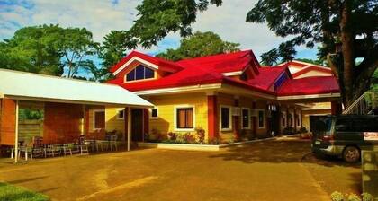 OYO 684 Cecilia's Inn