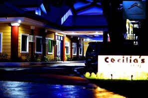 Exterior - OYO 684 Cecilia's  Inn (Puerto Princesa)