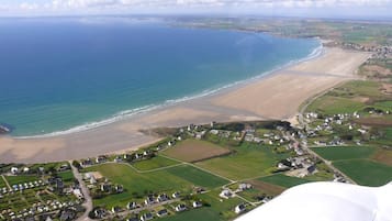Accommodatie ligt op het strand, ligstoelen