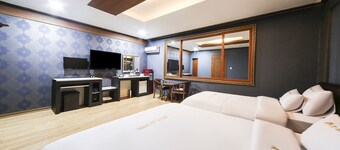 M Boss Motel
