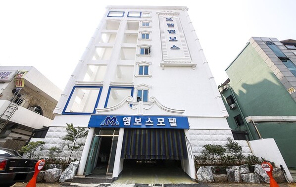 Overnatningsstedets facade