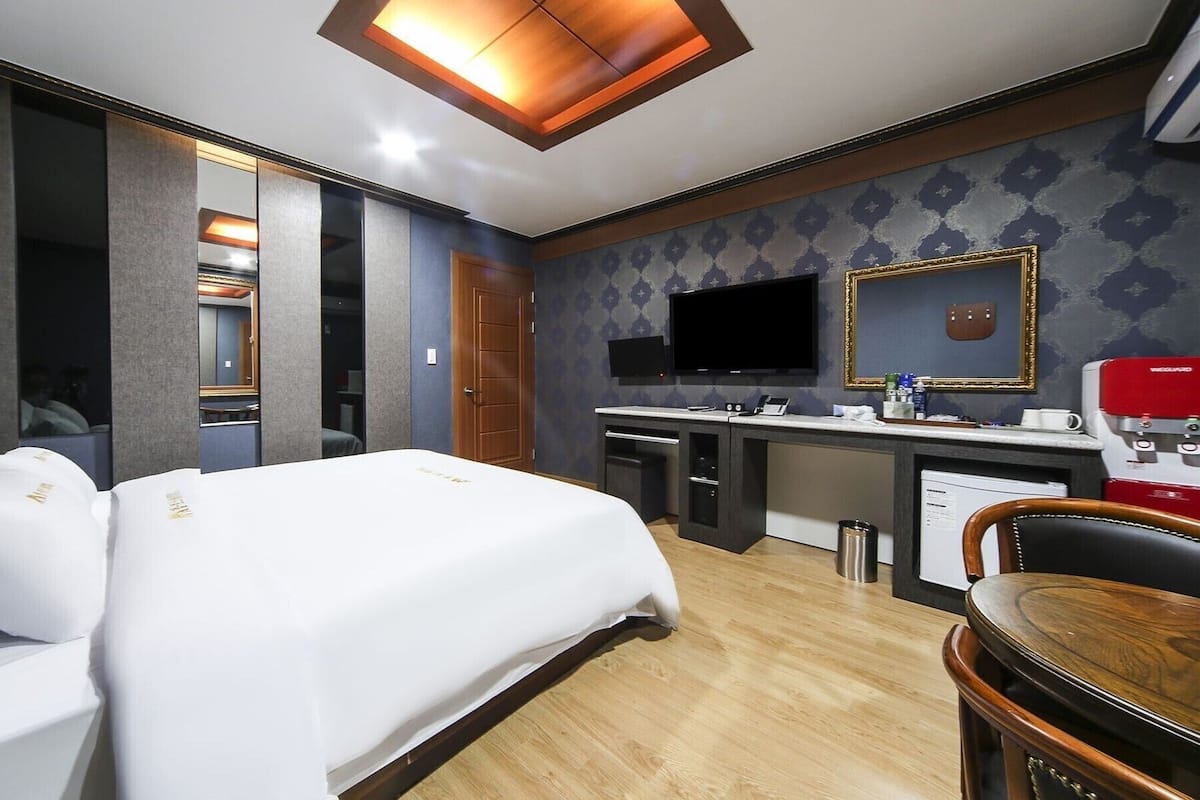 Oda, 1 En Büyük (King) Boy Yatak | Ücretsiz kablosuz İnternet