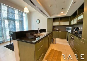 Kühlschrank, Mikrowelle, Ofen, Geschirrspüler