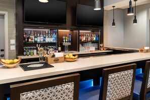 Bar (on property) - Staybridge Suites Nashville Vanderbilt by IHG (Nashville)