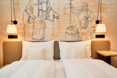 Comfort Double Room | Desk, soundproofing, cribs/infant beds, free WiFi. McDreams Hotel München-Nord