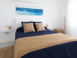 4 bedrooms, iron/ironing board, Internet, bed sheets