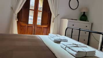 2 chambres, fer et planche Ă  repasser, Wi-Fi gratuit, draps fournis