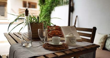 The little terrace on the Kemonia
