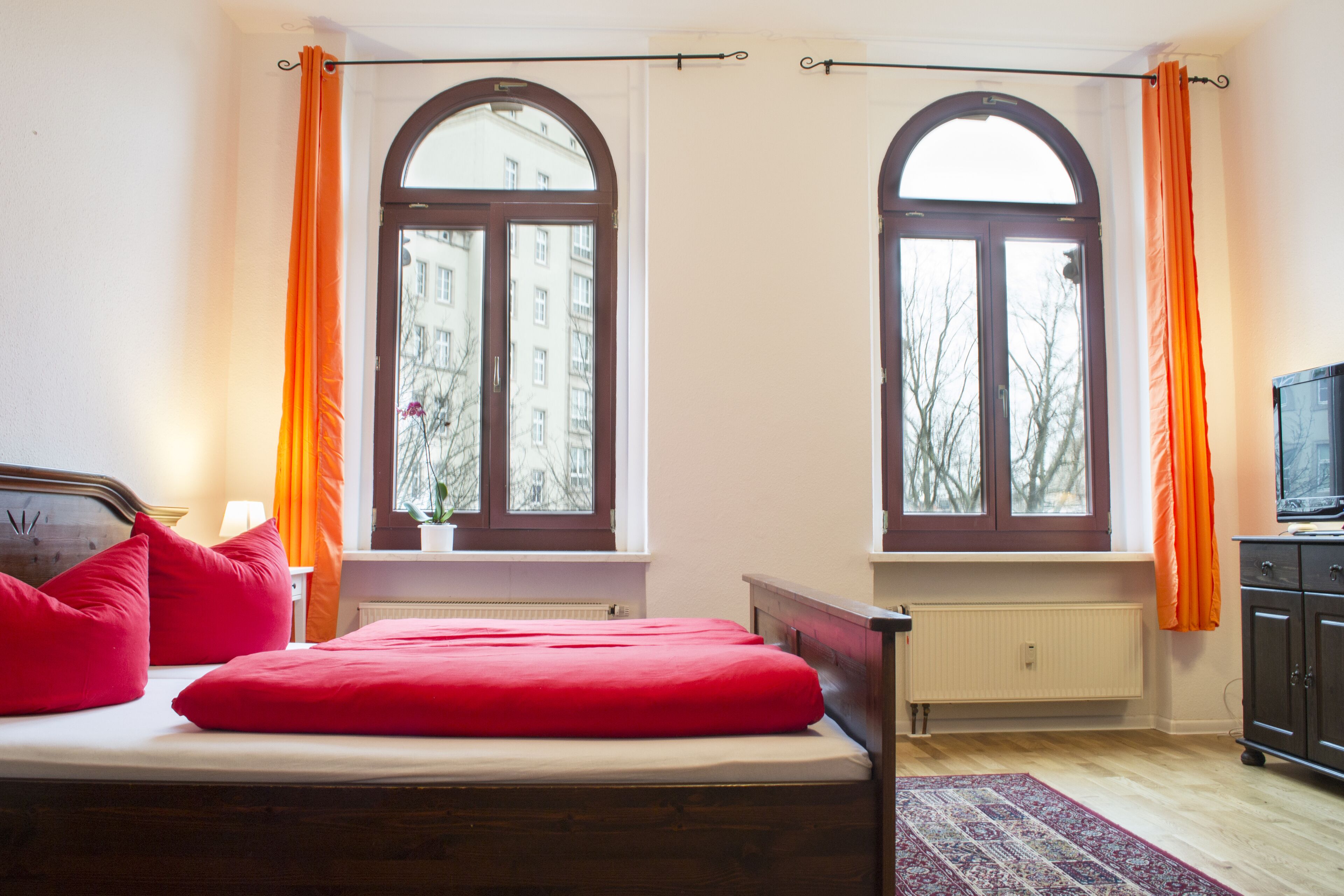 5 dormitoris, escriptori, wifi i roba de llit 