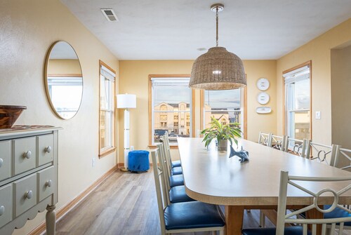 5195 - Captain's Choice, 8-bed 8.5-bath in Kill Devil Hills, pet friendly, private pool, game room