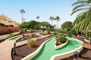 Mini-golf