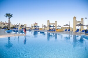2 outdoor pools, sun loungers