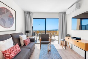 In-room safe, desk, laptop workspace, iron/ironing board - Ramada Residences by Wyndham Costa Adeje (Adeje)