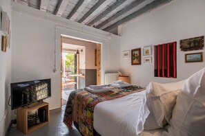 2 soverom, strykejern/-brett, internettilgang og sengetøy