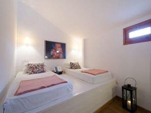 2 quartos, Wi-Fi de cortesia, roupa de cama