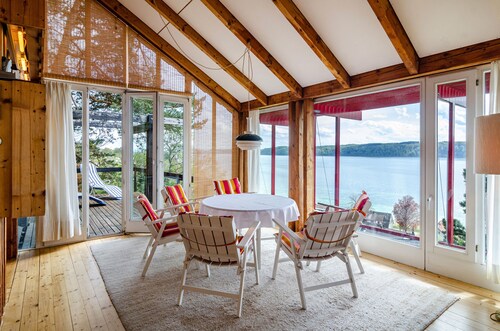 Holiday Home "Adlerhorst Über Dem Bodensee" with Panoramic Glazing, Terrace and Lake View