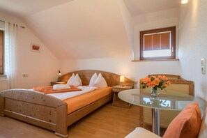 3 chambres, fer et planche à repasser, accès au Wi-Fi (inclus)