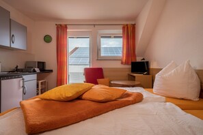 1 chambre, fer et planche à repasser, accès au Wi-Fi (inclus)