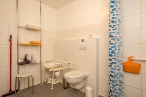 Shower, free toiletries, hair dryer, towels