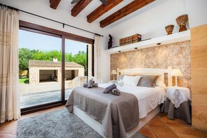 5 chambres, fer et planche à repasser, Wi-Fi gratuit, draps fournis