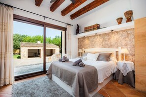 5 soverom, strykejern/-brett, wi-fi (inkludert) og sengetøy