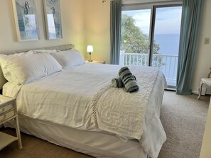 5 bedrooms, desk, iron/ironing board, free WiFi