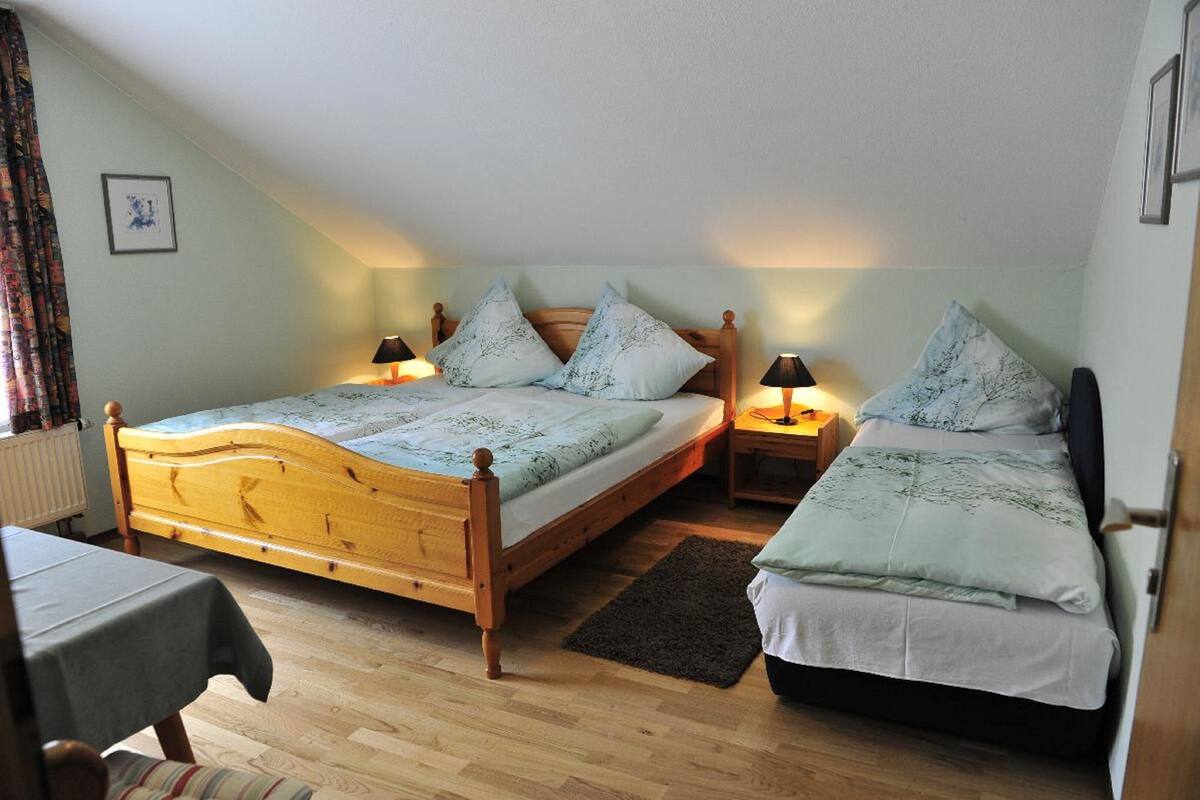 Habitación triple | Wifi gratis y ropa de cama
