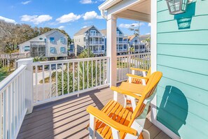 Property grounds - Beautiful beach home! Private pool! Dates in August have been discounted! (Surfside Beach)