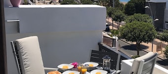 Location, location - stunning 2 bed Vacation rental (VV) with sea views and pool