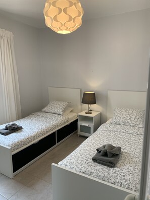 2 chambres, fer et planche Ă repasser, Wi-Fi gratuit, draps fournis