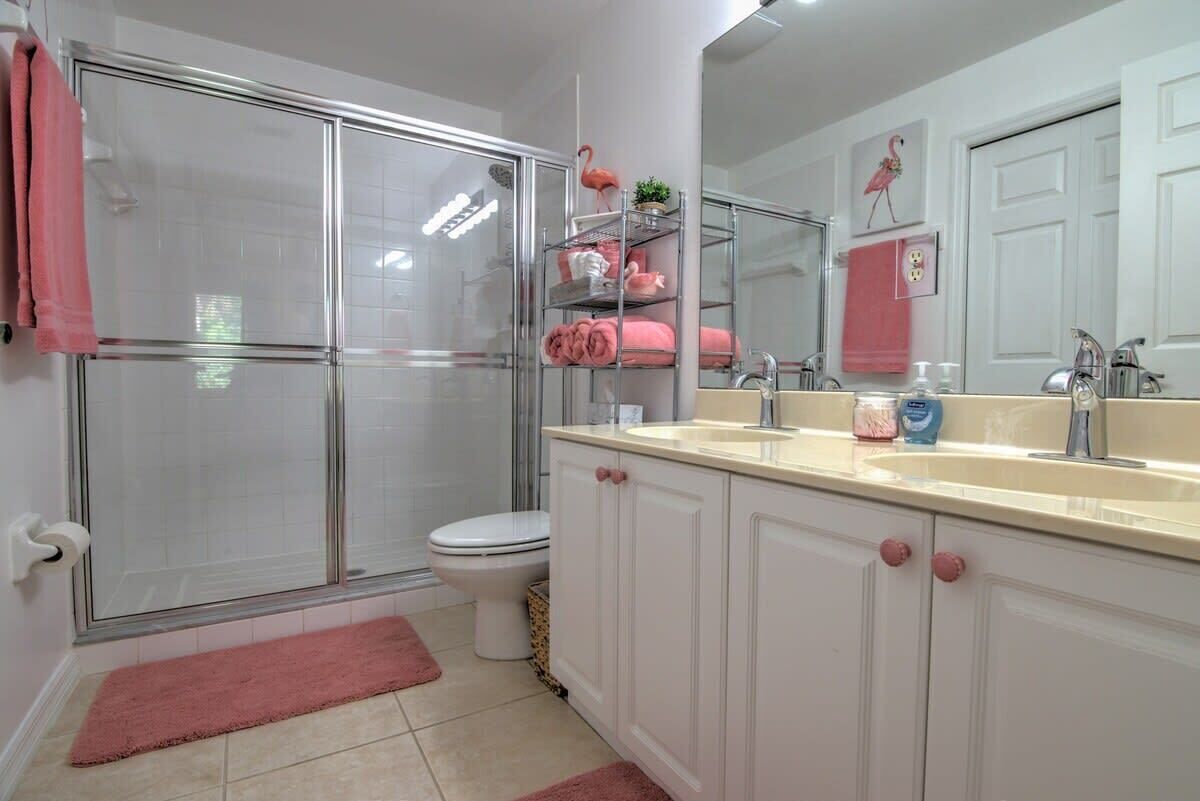 The Main Bathroom with a Flamingo Theme!