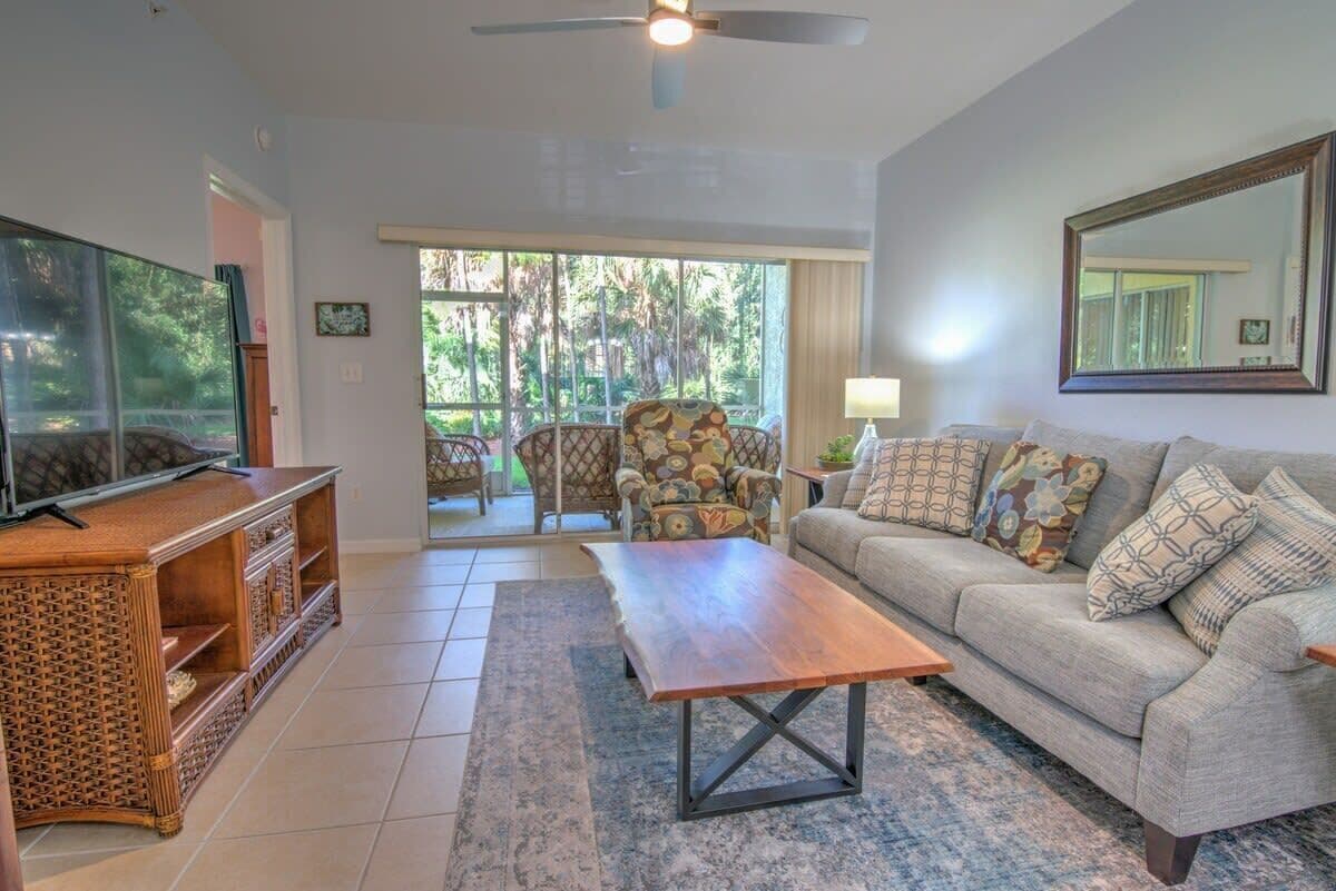TV, DVD player, offices