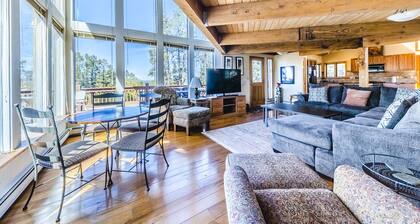 Beautiful home in Fraser with great breathtaking views and private hot tub