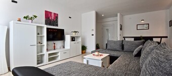 Relaxing rural apartment with playground and grill