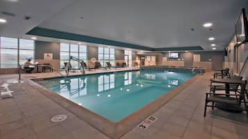 Indoor pool, sun loungers