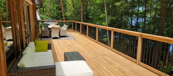 Beautiful Waterfront Cottage on Kennisis Lake