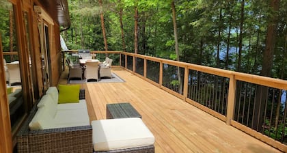 Beautiful Waterfront Cottage on Kennisis Lake